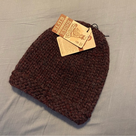 Andes Gifts Accessories - NWT 🌼 Andes Gifts knitted beanie